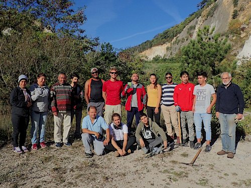 Landschaftspflege beim Steinbruch mit Freiwilligen