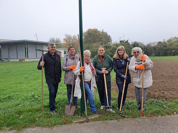 Freiwillige Helfer*innen beim Pflege_Einsatz