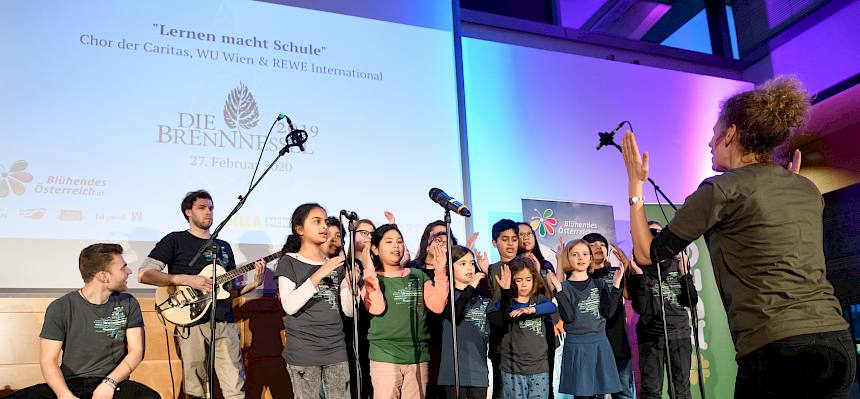 "Lernen macht Schule" - der Chor der Charitas, WU Wien & REWE International begleitete das Programm musikalisch © Blühendes Österreich