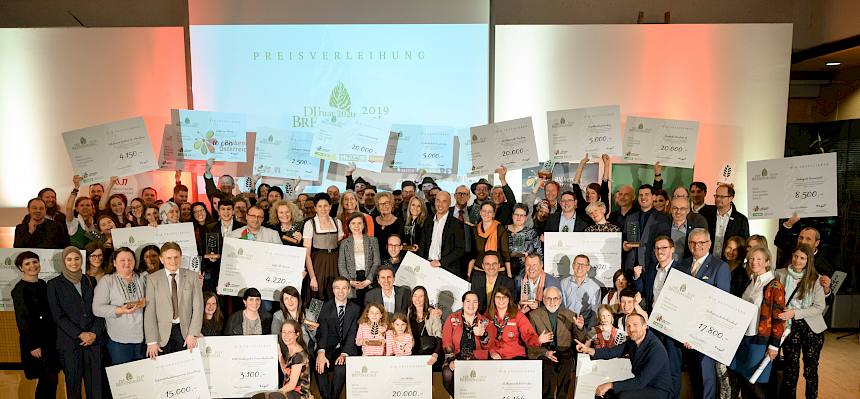 Alle glücklichen Brennnessel-Preisträger vereint. So wird Naturschutz gestärkt!! © Blühendes Österreich