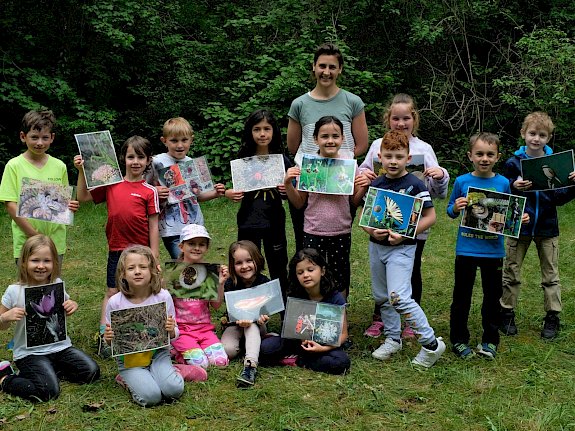 Schüler*innen zeigen was es hier zu entdecken gibt