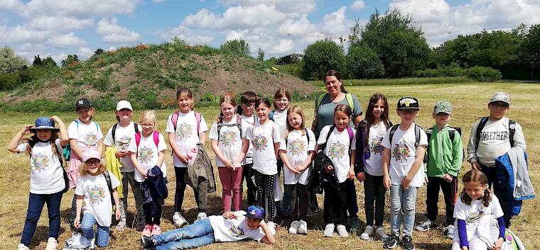 Die Schüler*innen der 2b der VS Franz Schubert-Straße. © LPV/B. Sabek Die Schüler*innen der 2b der VS Franz Schubert-Straße.