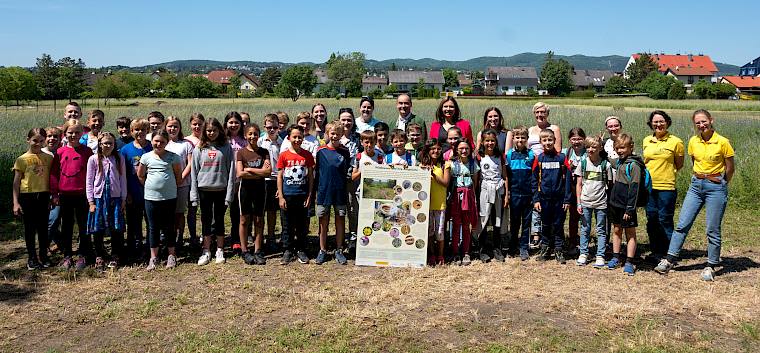 Vom Erfolg des Programms überzeugten sich Bürgermeister Andreas Linhart, VS Direktorin Margot Baier, VS Direktorin Renate Koller und GRin Helga Schlechta. © Gemeinde Brunn am Gebirge/J. Hoblik