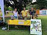 Unser Infostand beim Schlossparkfest in Vösendorf - auch Umweltgemeinderat Peter Köck (rechts) schaute vorbei. © LPV/S. Lütgehetmann