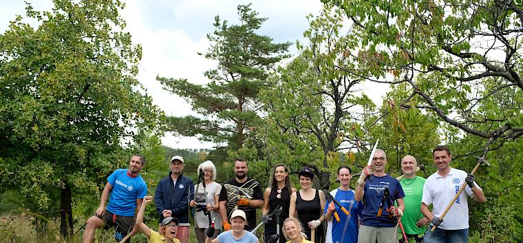 Vielen Dank für die tatkräftige Hilfe! © LPV/ J.Fischer Gruppenfoto am Trockenrasen.