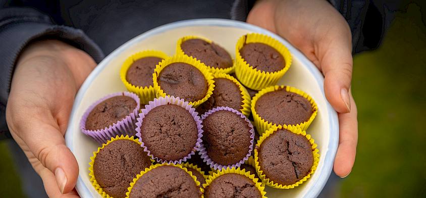 Teller mit Muffins