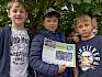 Die Schüler:innen der 2a der VS Enzesfeld-Lindabrunn freuten sich über die Urkunde. © fotoWerkstatt Manfred Digruber Kinder mit Urkunde