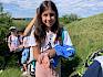 Das Entdecken der Tiere und Planzen der Alten Schanzen machte den Schüler:innen großen Spaß. © LPV/N. Petermair Schüler:in mit Schmetterling auf Hand