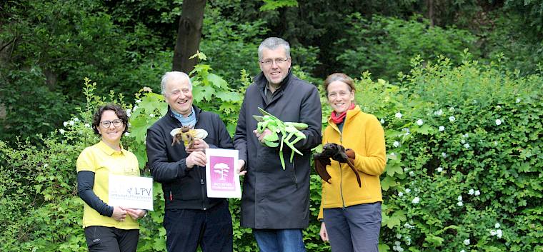 v.l.n.r.: Elke Weisz-Emesz (LPV, Organisation Naturpark-Tage), Konrad Brunnhofer (operative Geschäftsführung Naturpark), Martin Schuster (Obmann Naturpark) und Irene Drozdowski (Obfrau LPV) freuen sich auf die Naturpark-Tage mit 40 Schulklassen aus 17 Naturpark-Mitgliedsgemeinden. © LPV/F. Hohn Menschen Naturpark Föhrenberge und Landschaftspflegeverein