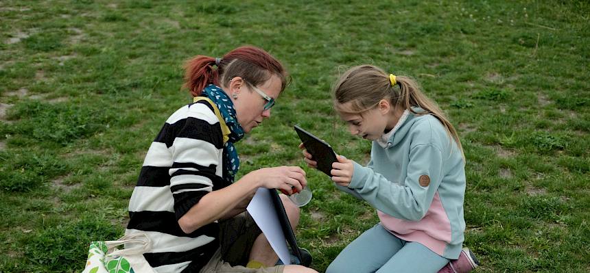 Kinder mit Tablet