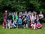 Die Schüler:innen der 3b entdecken die Grünen Elemente im Siedlungsgebiet. © LPV/J. Fischer Gruppenfoto