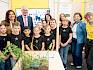 Die Kinder waren stolz drauf, die Forschungsergebnisse LH-Stellvertreter Dr. Stephan Pernkopf vorzustellen. © Zsolt Marton Gruppenfoto