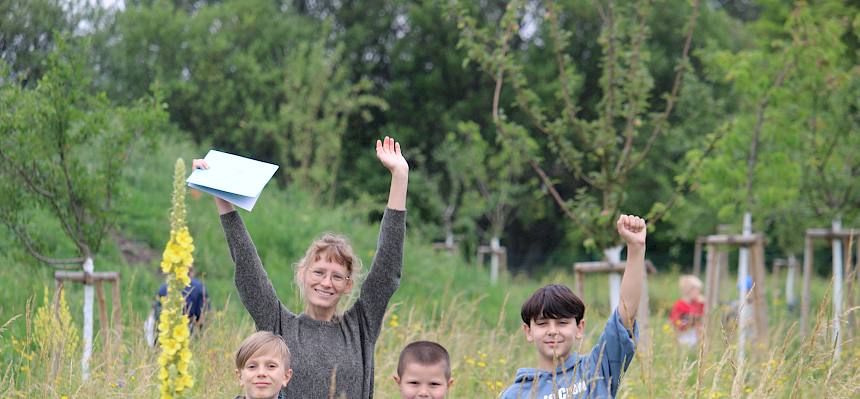 Volksschüler erheben Pflanzen