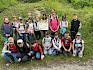 Zu Trockenrasen-Forscher:innen wurden diese Woche die Schüler:innen der 3b der VS Bad Vöslau. © LPV/E. Weisz-Emesz Gruppenfoto