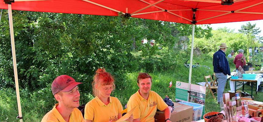 LPV-Biolog:innen beim LPV-Infostand