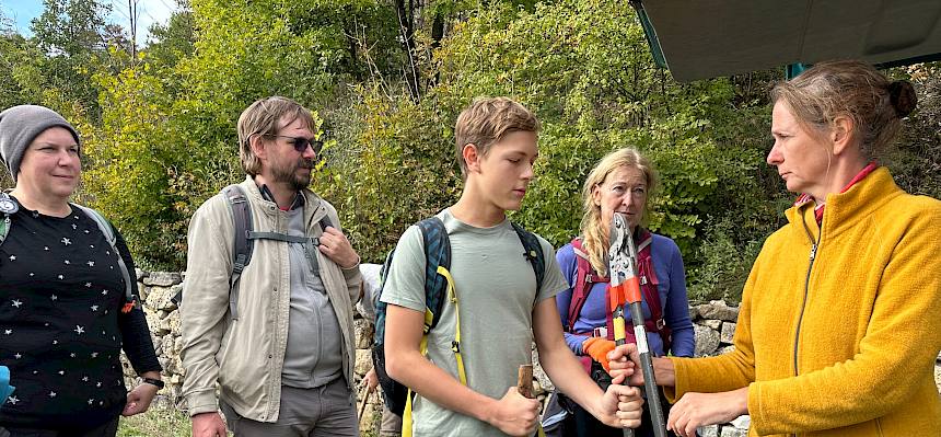 Menschen mit Werkzeug