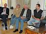 Peter Merhar (Senior Manager Nachhaltigkeit BILLA), Annemarie Getzinger (Gemeinde Wiener Neudorf), Gerhard Hauser (ehem. Bgm. Moosbrunn) und Harald Brenner (Experte des Biosphärenpark Wienerwald Managements) standen bei der Podiumsdiskussion den Gästen Rede und Antwort zu Best practice-Projekten. © LPV/A. Mrkvicka Menschen bei Podiumsdiskussion