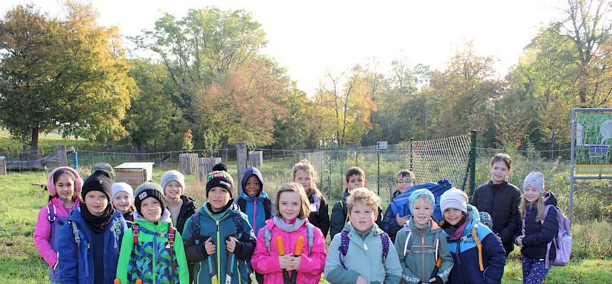 Klassenfoto 2b VS Stammersdorf Pflegeeinsatz Bisamberg