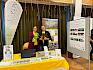 Heute waren wir am Regionstag der LEADER Region Triestingtal mit einem Infostand vertreten. © LPV/E. Weisz-Emesz Menschen mit Infostand