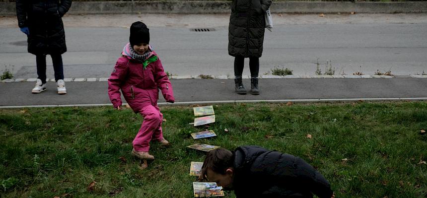 Kinder beim Laufspiel