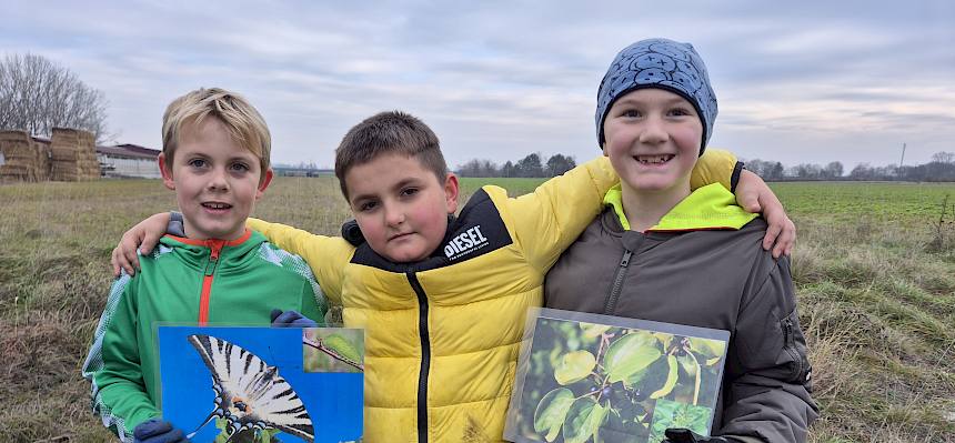 Kinder mit Info Folie