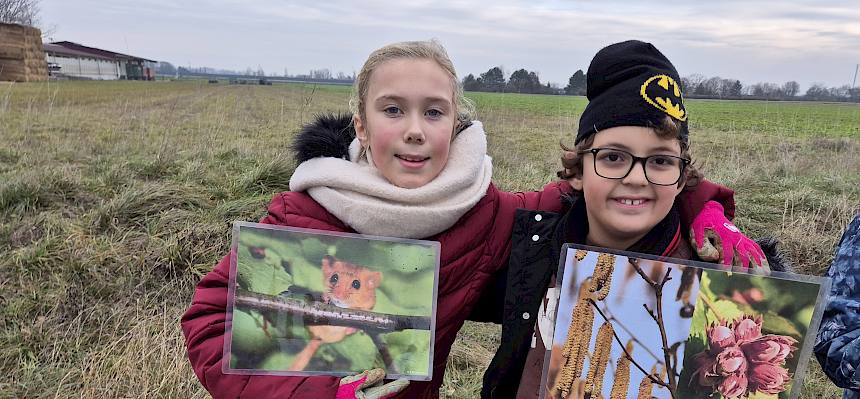Kinder mit Info Folie