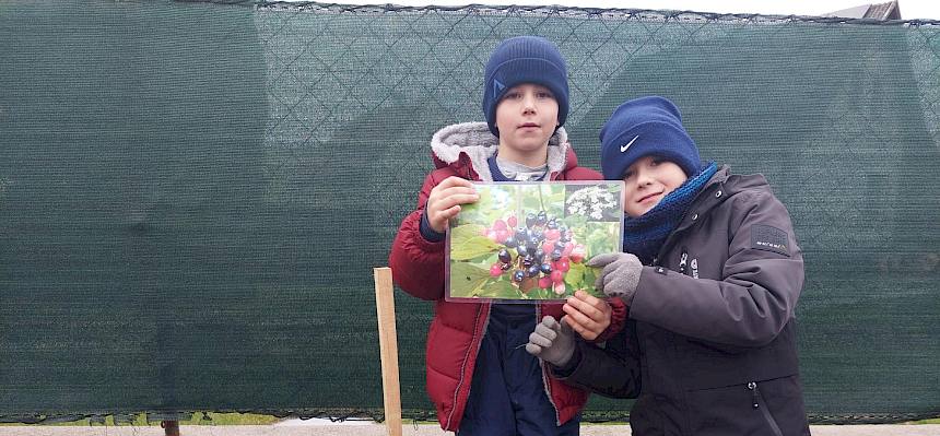 Kinder mit Info Folie