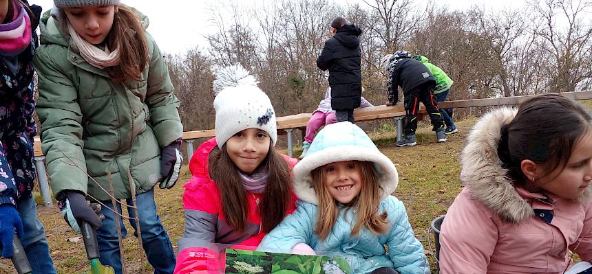 Kinder mit Info Folie