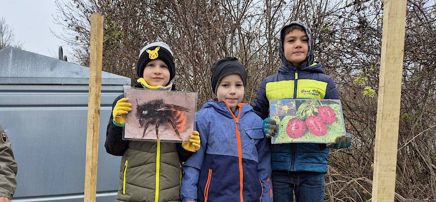 Kinder mit Info Folie