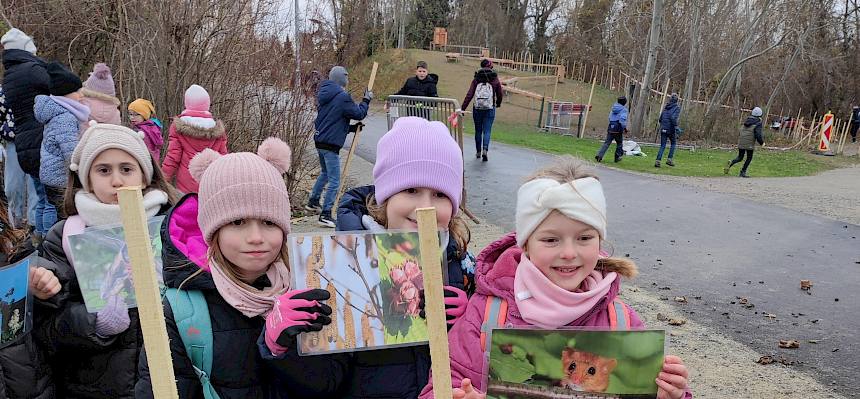 Kinder mit Info Folie