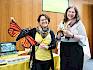 Elke Weisz-Emesz (LPV) und Ulrike Capelare (Sustainability Management RBI) freuen sich über die gelungene Veranstaltung. © RBI/S. Klimt Frauen vor Info Stand