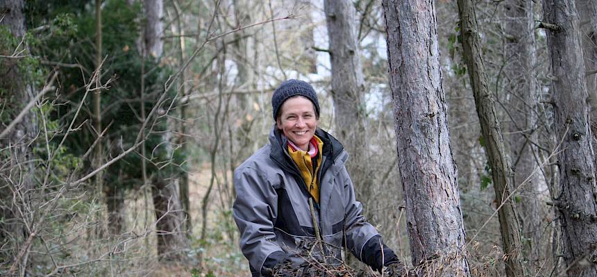 Frau im Wald