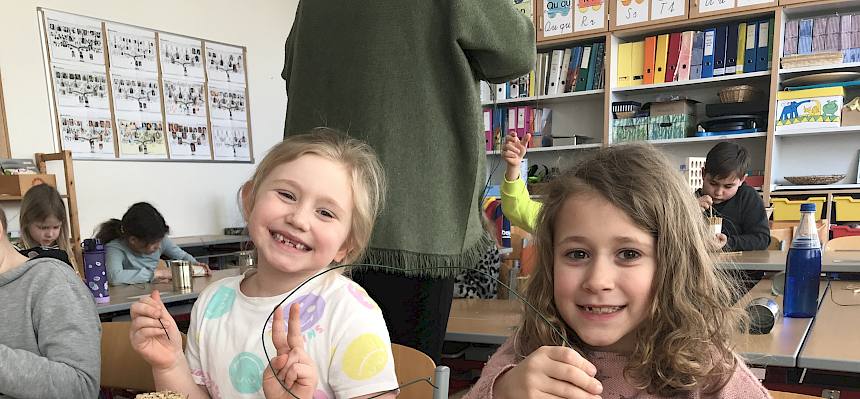 Kinder basteln Nisthilfen