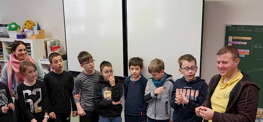 Kinder im Kreis
