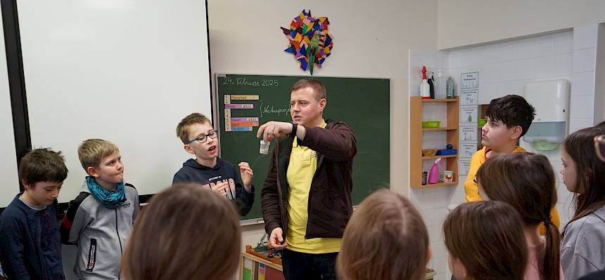 Kinder im Kreis