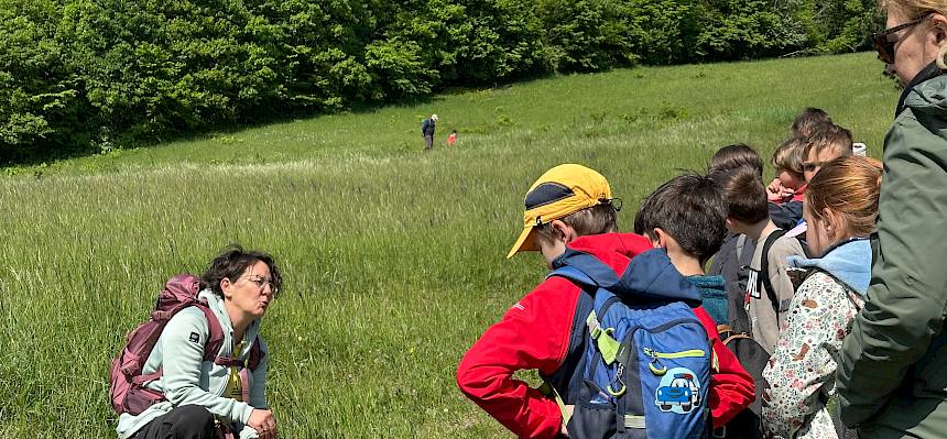 Biologin mit Kindern