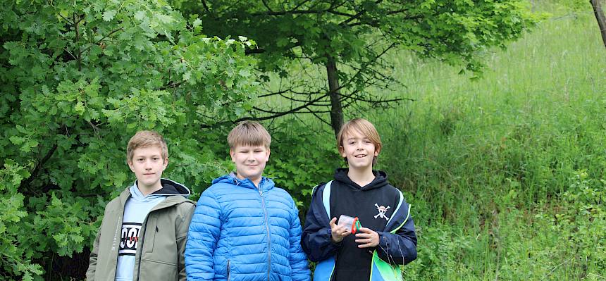 Jugendliche im Naturgebiet