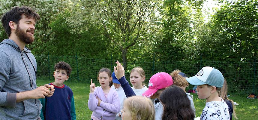 Biologe und Kinder
