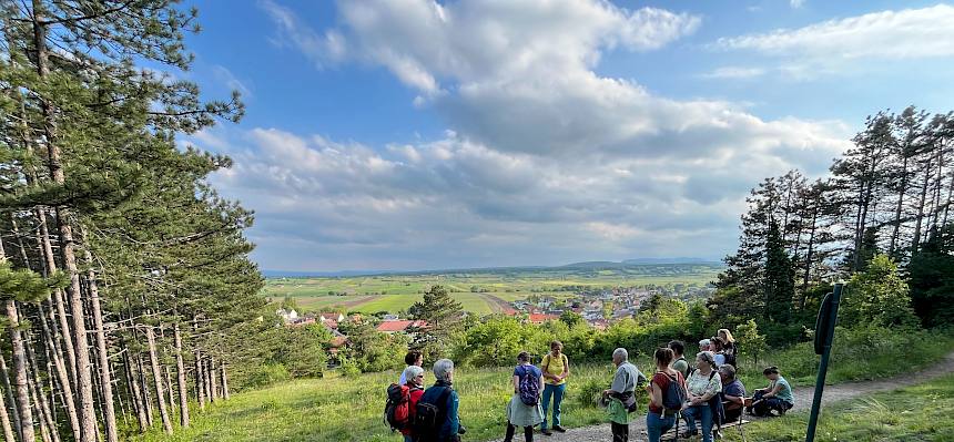 Menschen und Ausblick auf die Landschaft