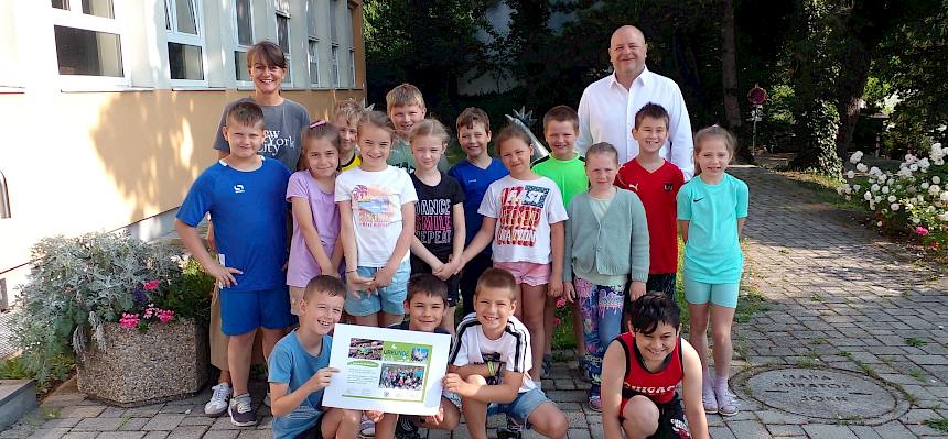 Gruppenfoto Urkundenverleihung VS Reisenberg, 2. Klasse