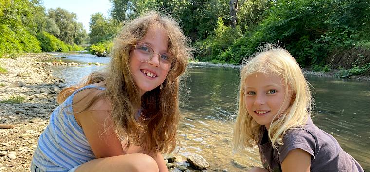 Im Rahmen des Traiskirchner Ferienprogramms erforschten heute 28 Kinder die Schwechat und ihre vielfältigen Bewohner. © LPV/P. Wachter Kinder erforschen Tiere der Schwechat