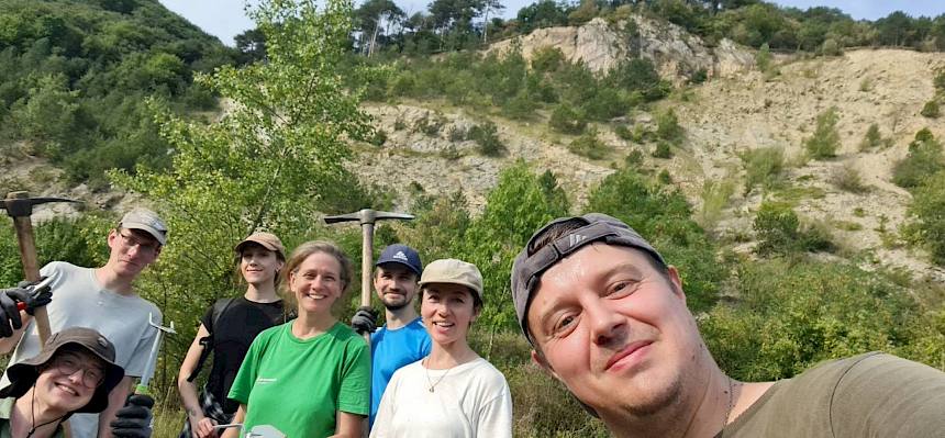 Freiwillige Helfer:innen beim Pflegetermin