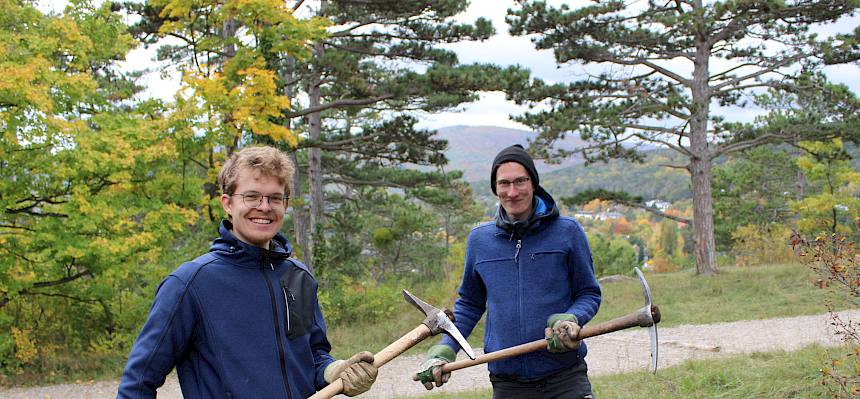Männer arbeiten mit Krampen