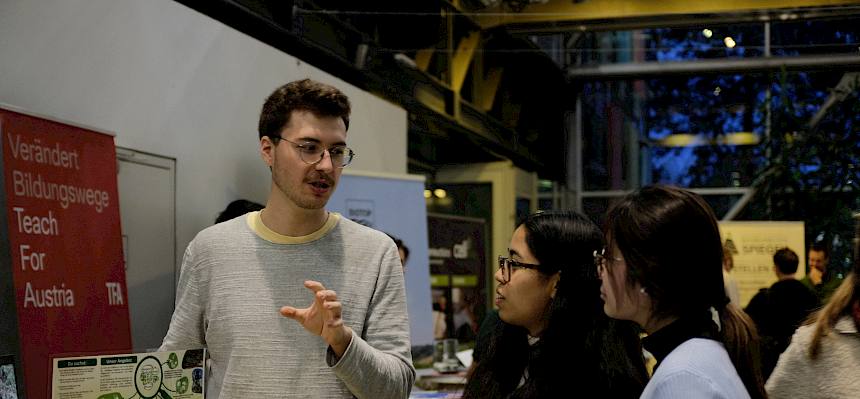 Praktikant im Gespräch