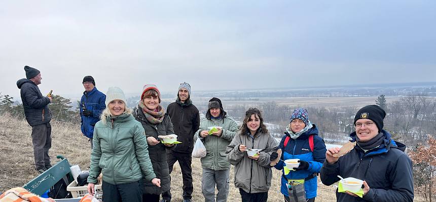 Freiwillige machen Mittagspause