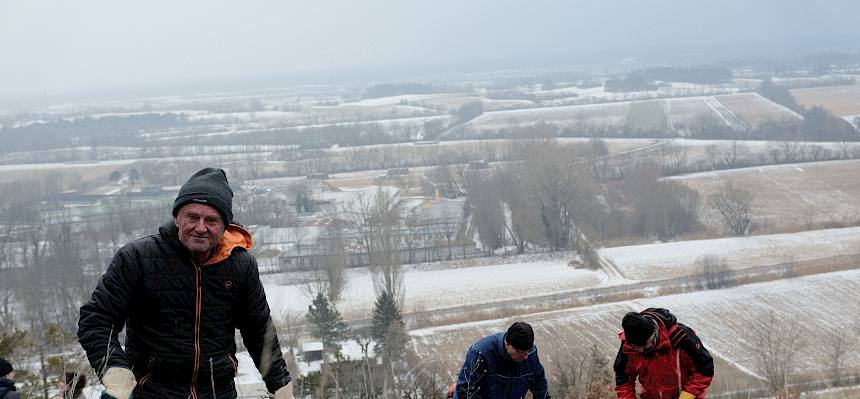 Freiwillige bei der Pflegearbeit