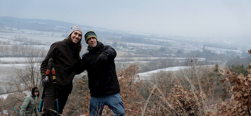 Freiwillige posieren für Foto