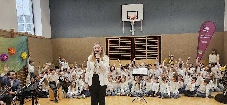 Abgeordnete zum NÖ Landtag M. Zeidler-Beck hält eine Rede