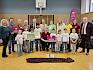 Zahlreiche Ehrengäste freuten sich heute über die Auszeichnung der Volksschule Roseggergasse zur Naturpark-Schule! © LPV/N. Wetzel Gruppenfoto der Ehrengäste
