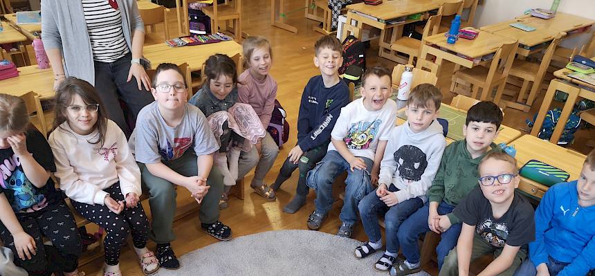 Schüler:innen bei Spiel